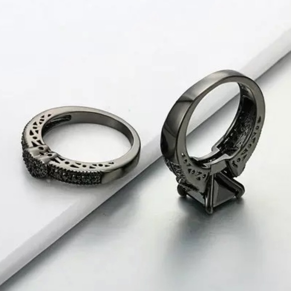 New 18K Gold Plated Hearts Square Cut Ring - Picture 3 of 5